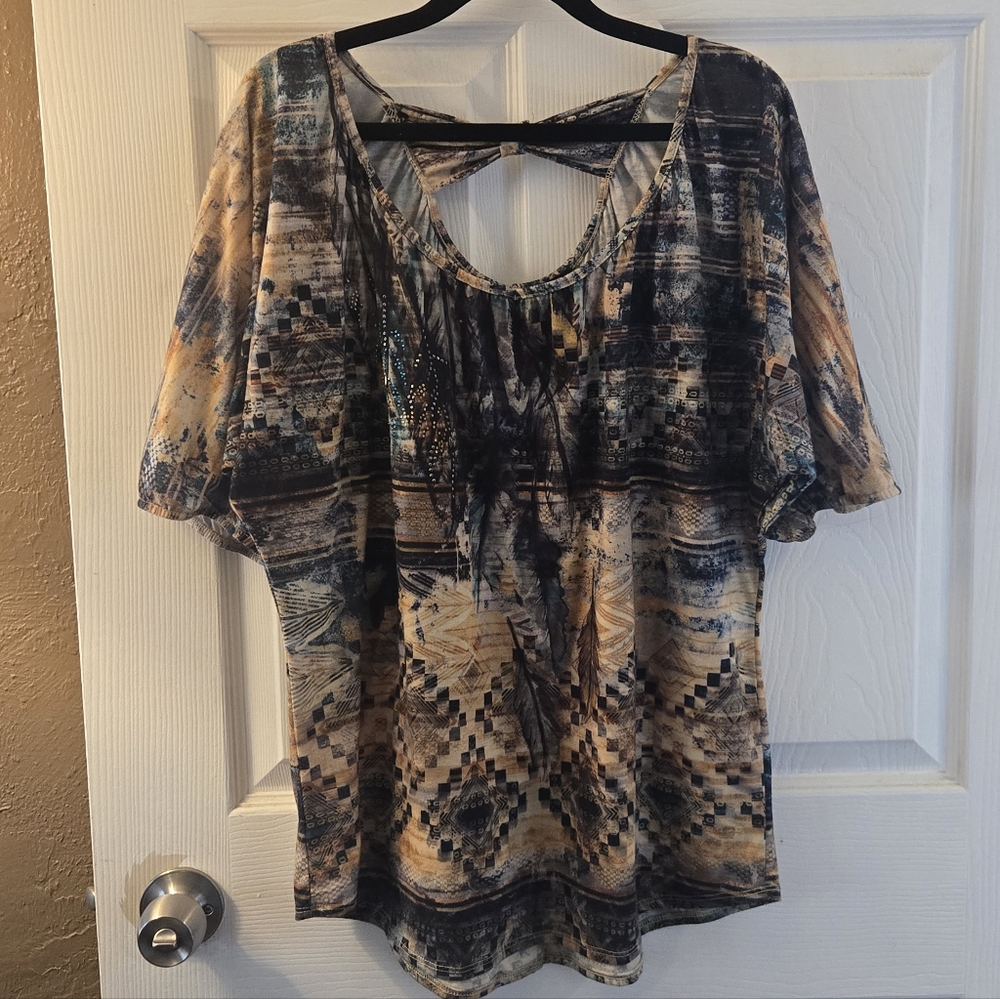 Women's Top - Picture 2 of 9